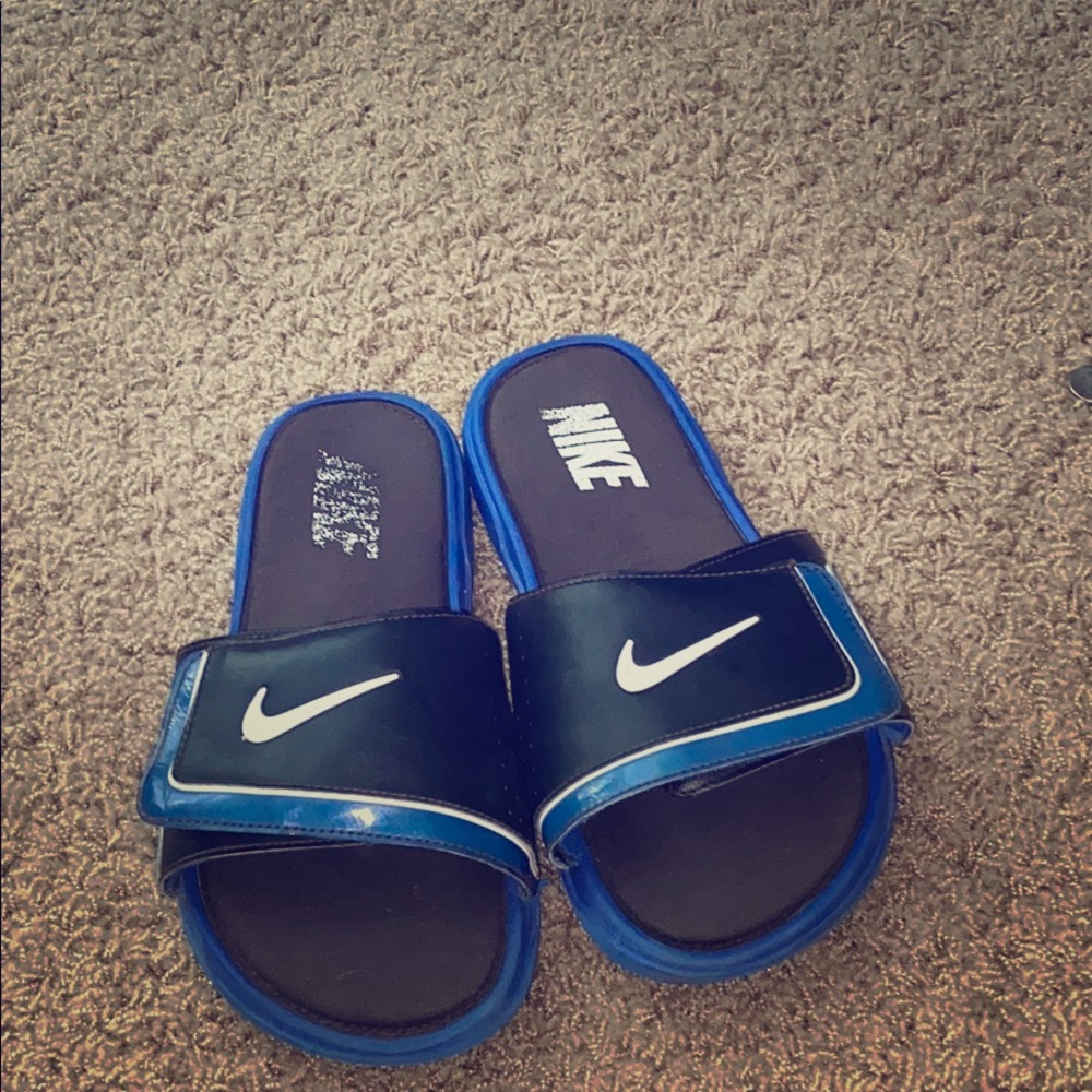 Nike slides
